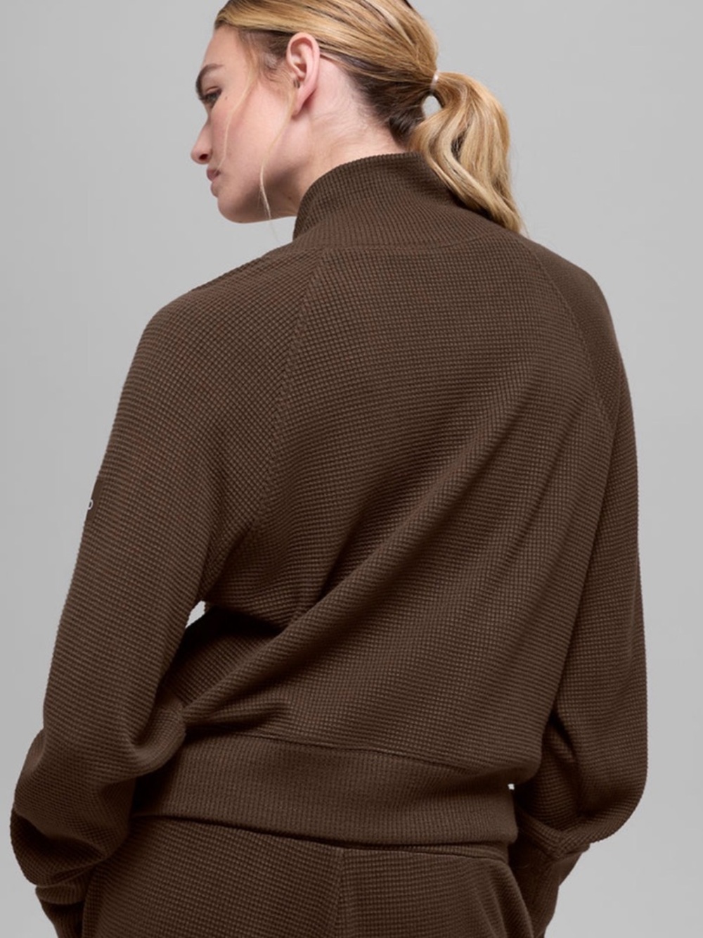 Alo Waffle Weekend Escape Mock Neck Long Sleeve Medium NWT - Picture 4 of 4